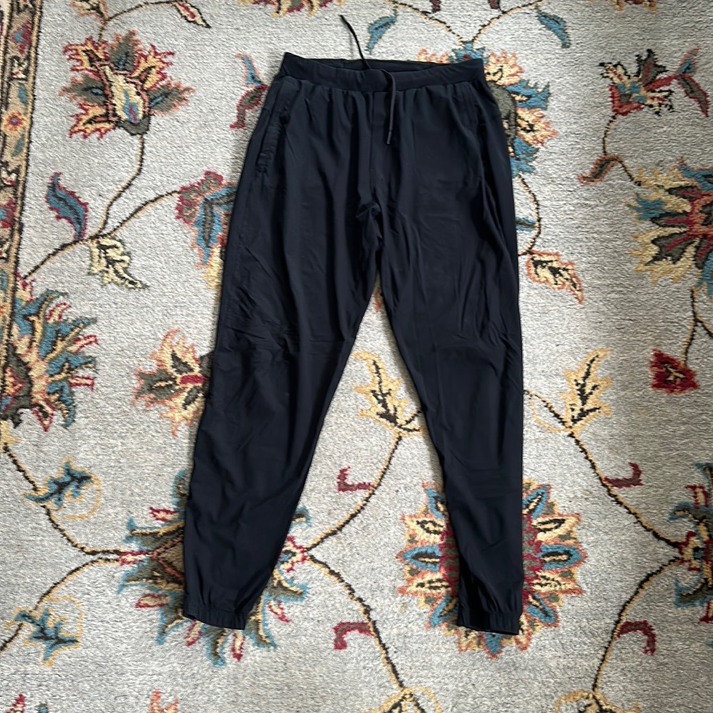 Lululemon Joggers. Size M